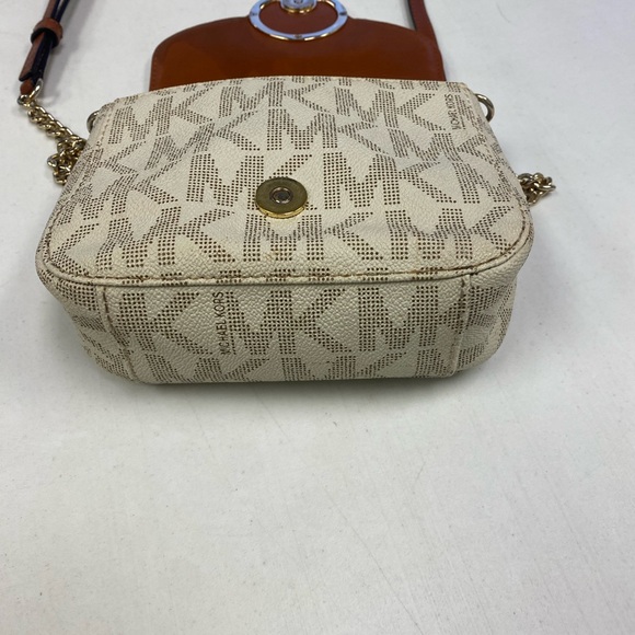 Michael Kors Cream Logo Crossbody Bag with Gold Hardware - Picture 6 of 10